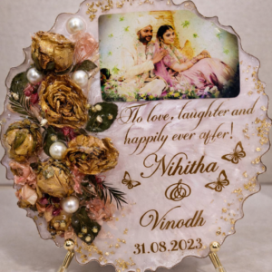 resin-art-frame-with-photo-flowers